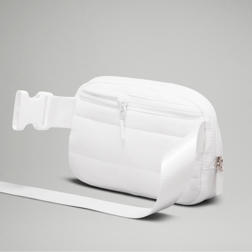 Unisex 💨 Lululemon Everywhere Belt Bag 💨2L Large 💨Wunder Puff💨 White💨 - Picture 2 of 14
